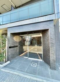 13/14 エントランス