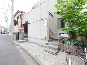 16/16 エントランス