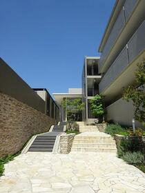 13/14 エントランス