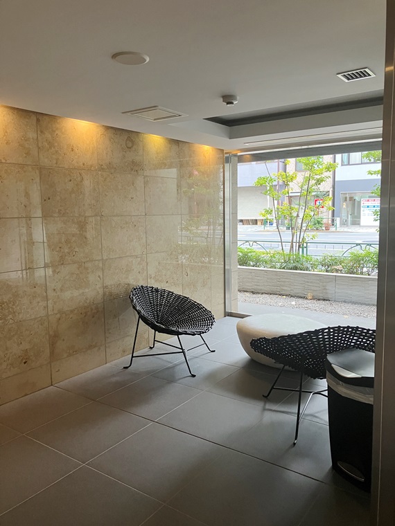 8/8 エントランス