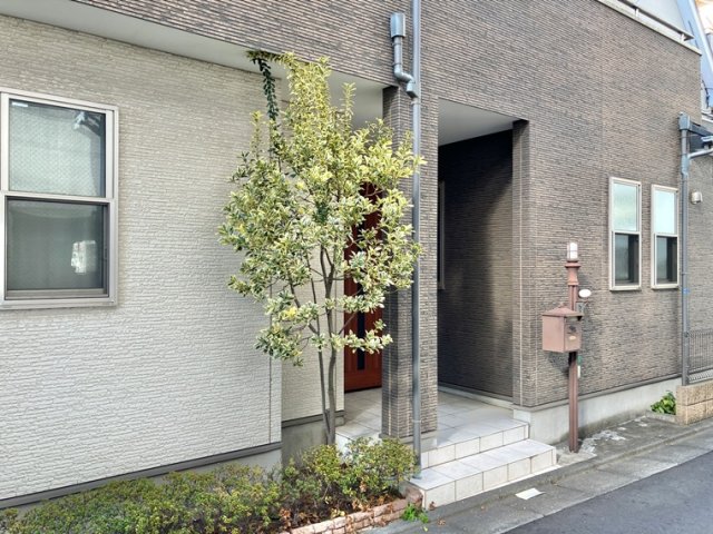 16/25 エントランス