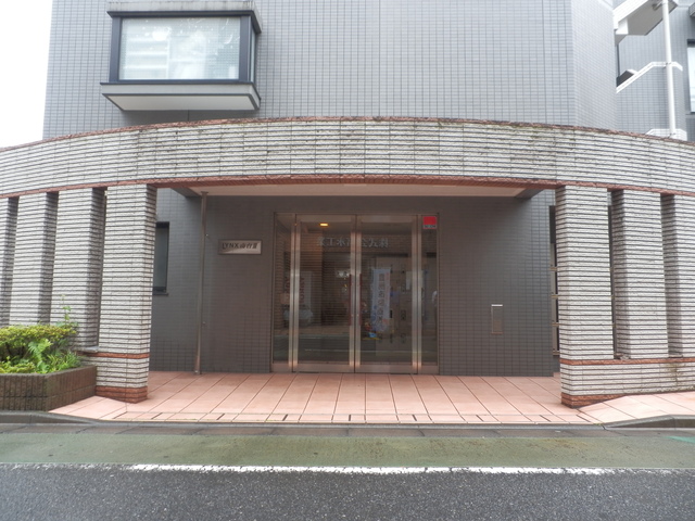 21/22 エントランス