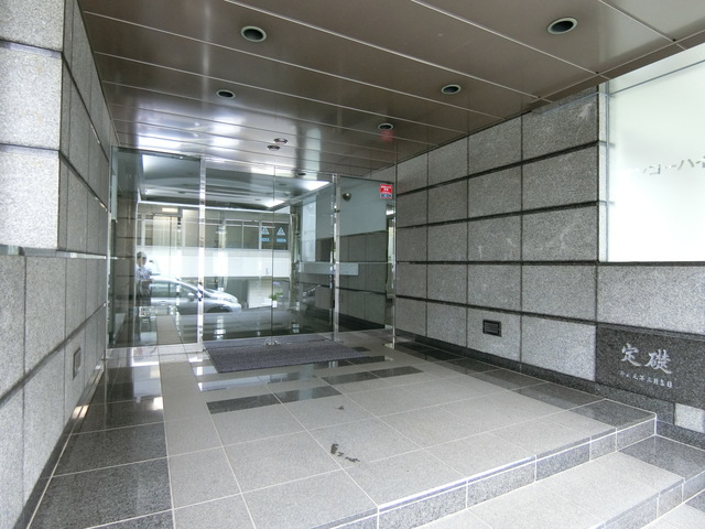 20/23 エントランス