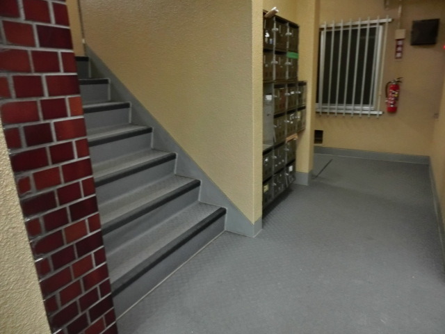 23/26 エントランス