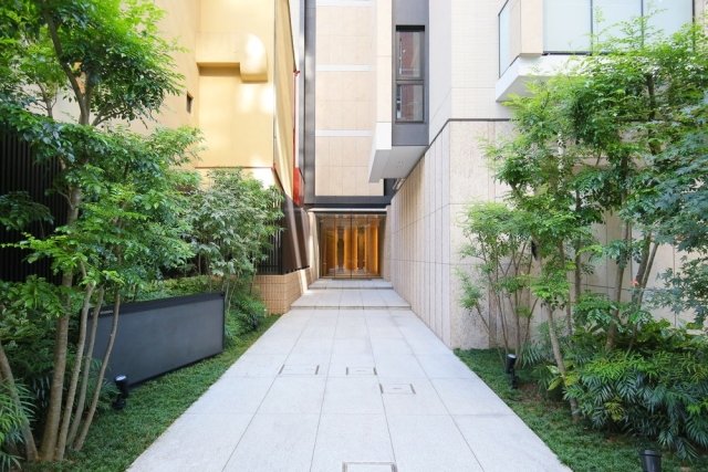 21/26 エントランス