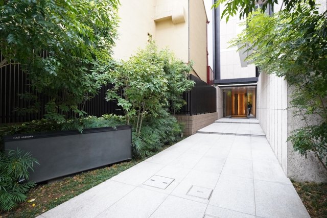 22/26 エントランス