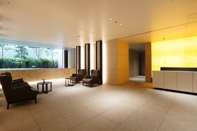 25/26 エントランス