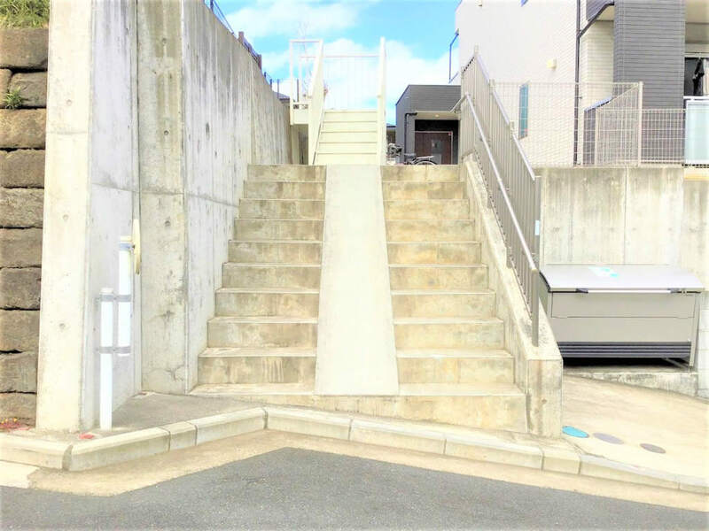 15/16 エントランス