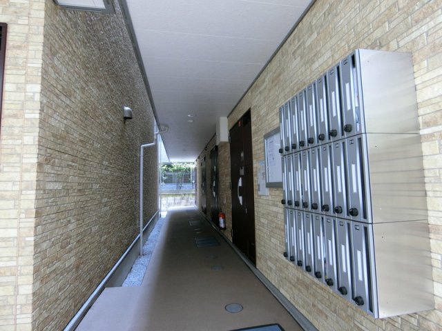 18/19 エントランス