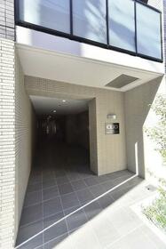 16/16 エントランス