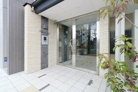 16/16 エントランス