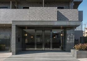 16/16 エントランス