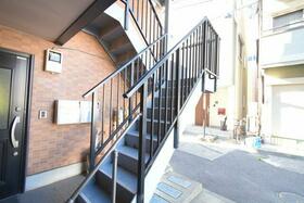 16/16 エントランス