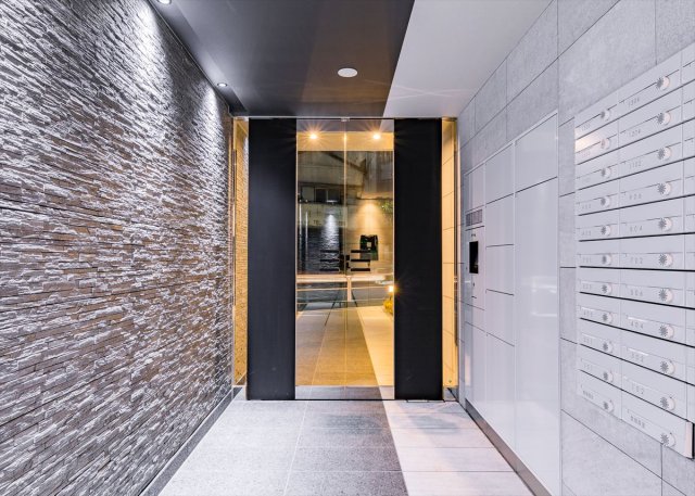 18/30 エントランス