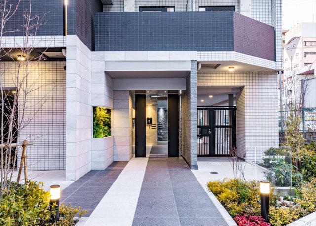 21/30 エントランス