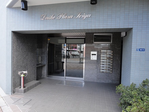 2/3 エントランス