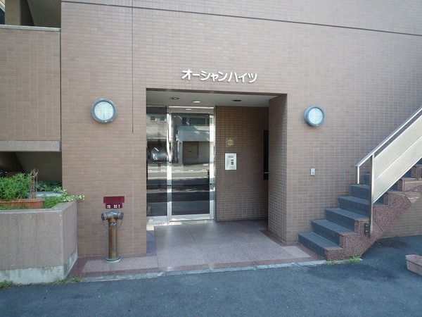 14/14 エントランス