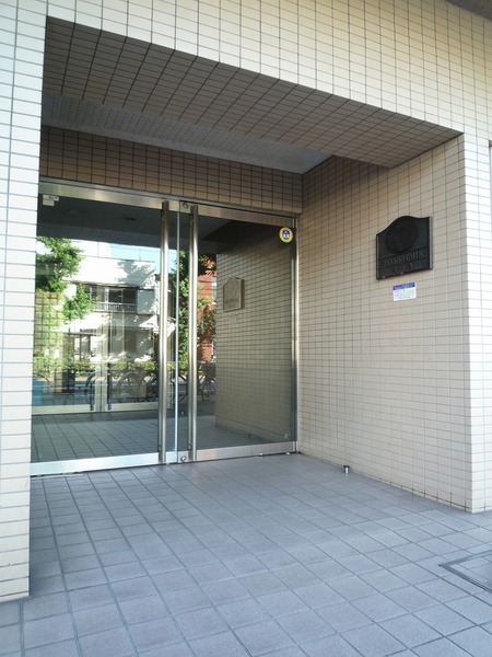 3/4 エントランス