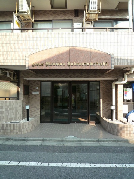 13/14 エントランス