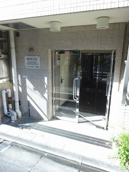 14/14 エントランス