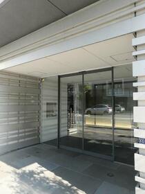 16/16 エントランス