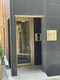 16/16 エントランス