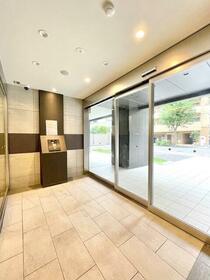 16/17 エントランス