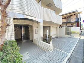 13/14 エントランス