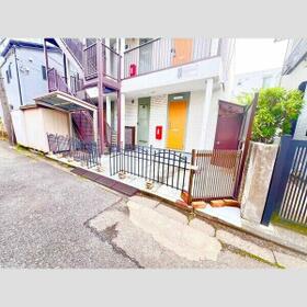 16/16 エントランス