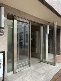 16/16 エントランス