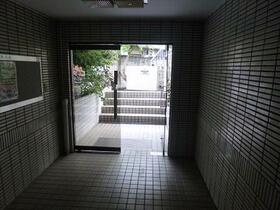 2/2 エントランス