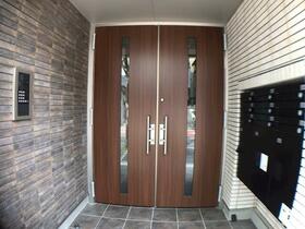 15/15 エントランス