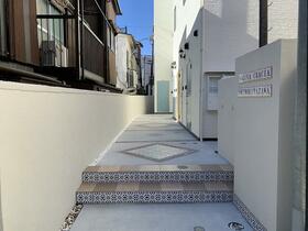 16/16 エントランス