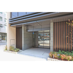 5/5 エントランス