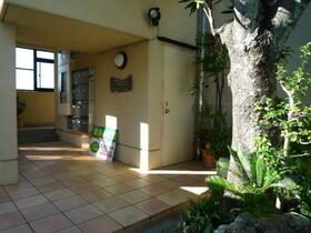 16/16 エントランス