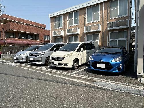 14/14 駐車場