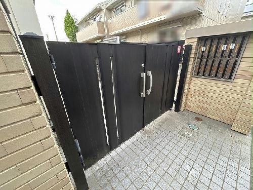 14/15 エントランス