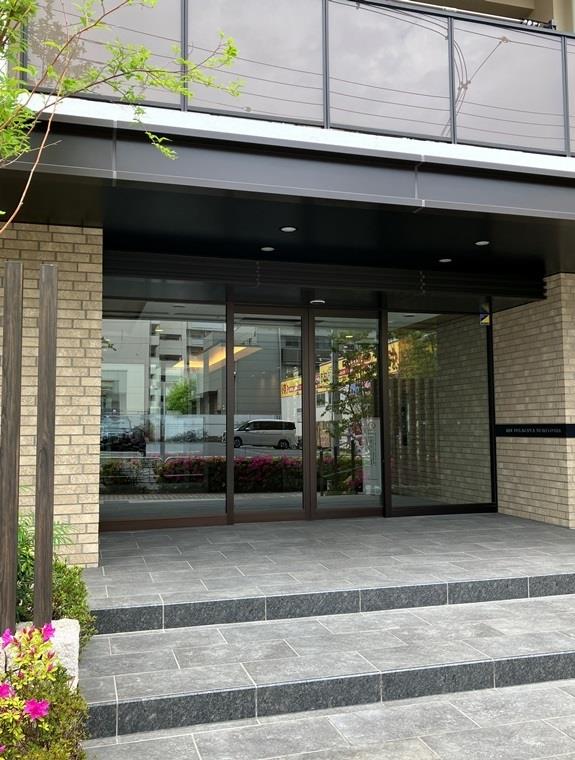 5/5 エントランス