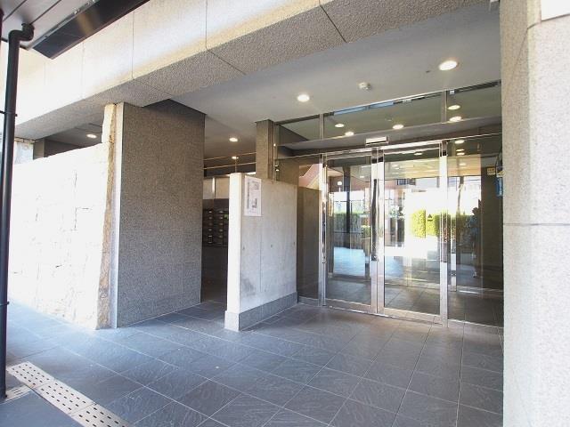 16/16 エントランス