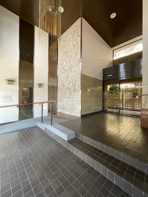 22/24 エントランス