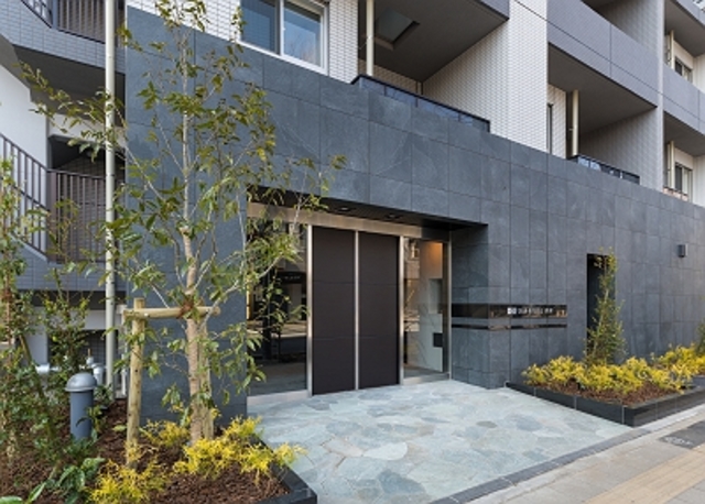 25/29 エントランス