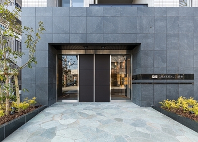 26/29 エントランス