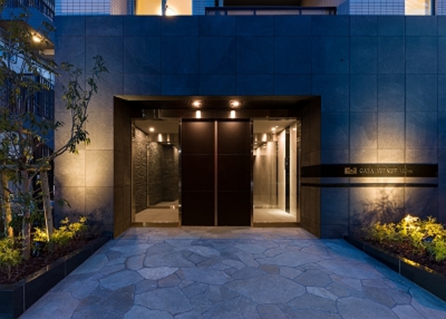 27/29 エントランス