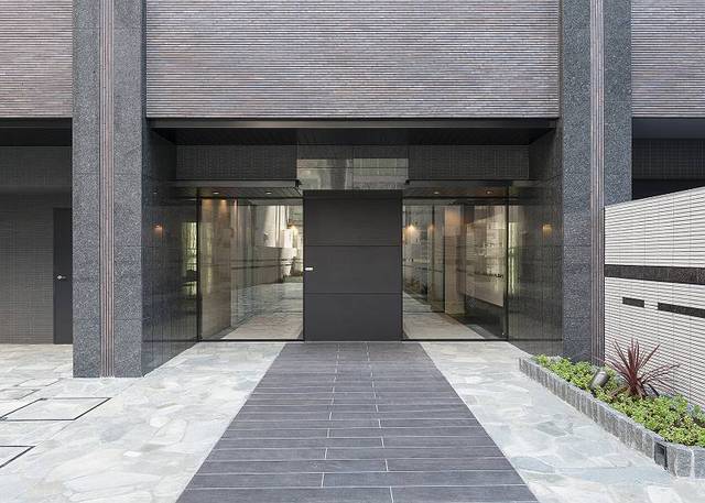 22/25 エントランス