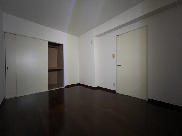 18/28 エントランス