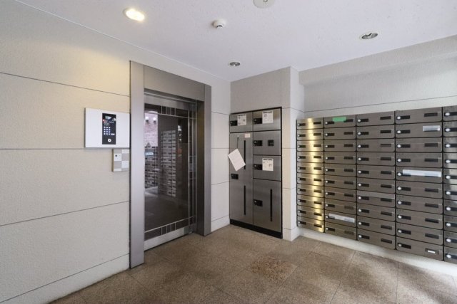 15/16 エントランス