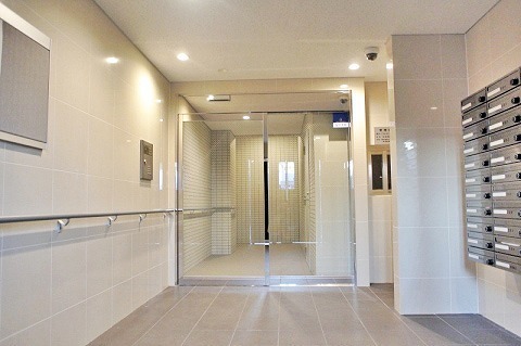 2/2 エントランス