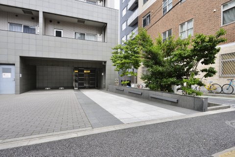 14/14 エントランス