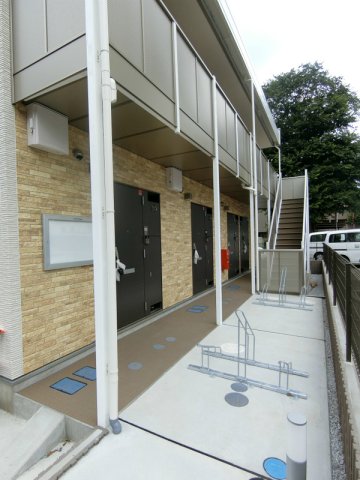 23/23 エントランス