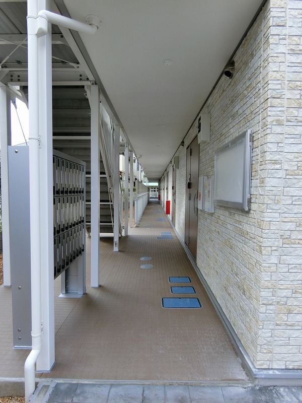 13/13 エントランス